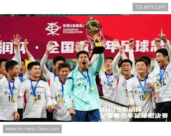 绿茵逐梦青春热血燃烧见证激情与荣耀的足球盛宴