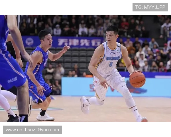 方硕的篮球之路：从青涩少年到职业赛场的蜕变与成长